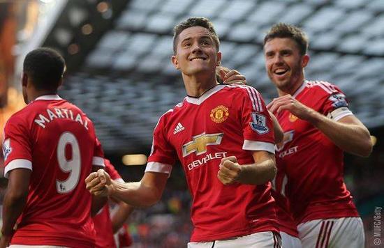 他凭借多年 他凭借多年